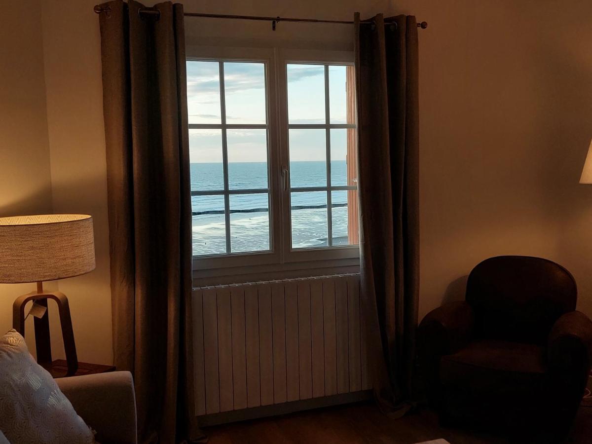 Au Gre Des Marees 2 Appartement Face A La Mer 2Eme Etage Ault Exterior foto
